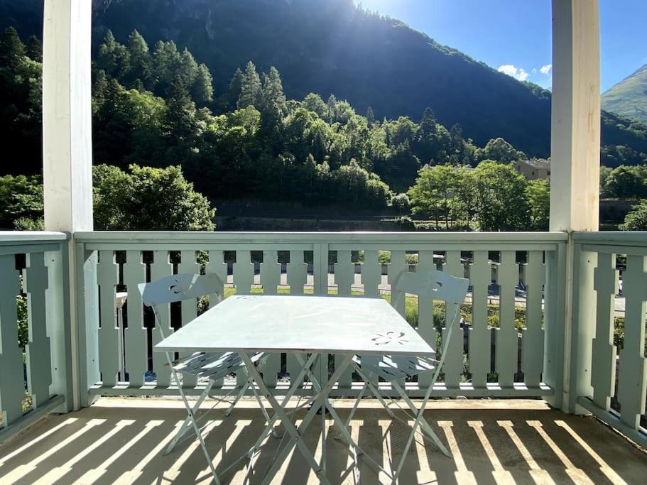 T3 Centre Ville Avec Parking, Balcon Et Wifi. 5P. Cauterets Bagian luar foto