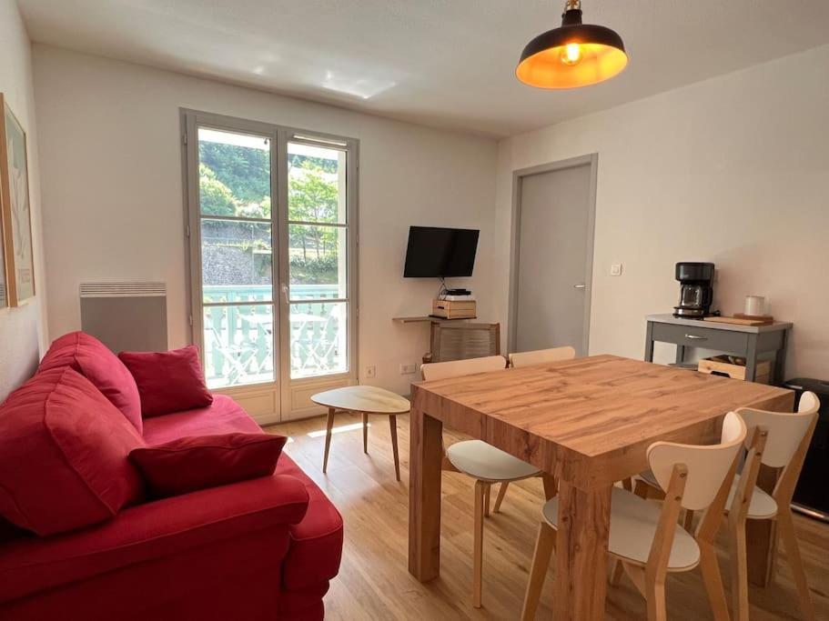 T3 Centre Ville Avec Parking, Balcon Et Wifi. 5P. Cauterets Bagian luar foto