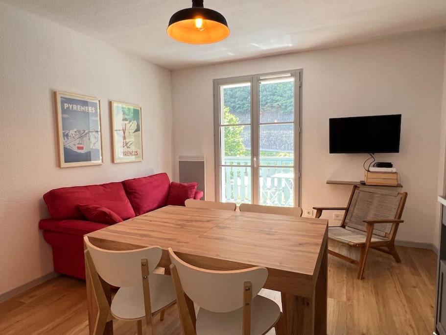 T3 Centre Ville Avec Parking, Balcon Et Wifi. 5P. Cauterets Bagian luar foto
